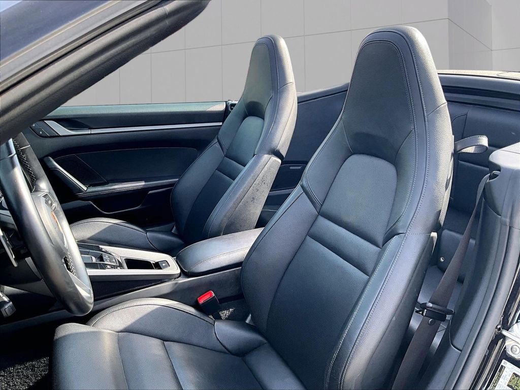 Certified 2024 Porsche 911 Carrera RWD image 5