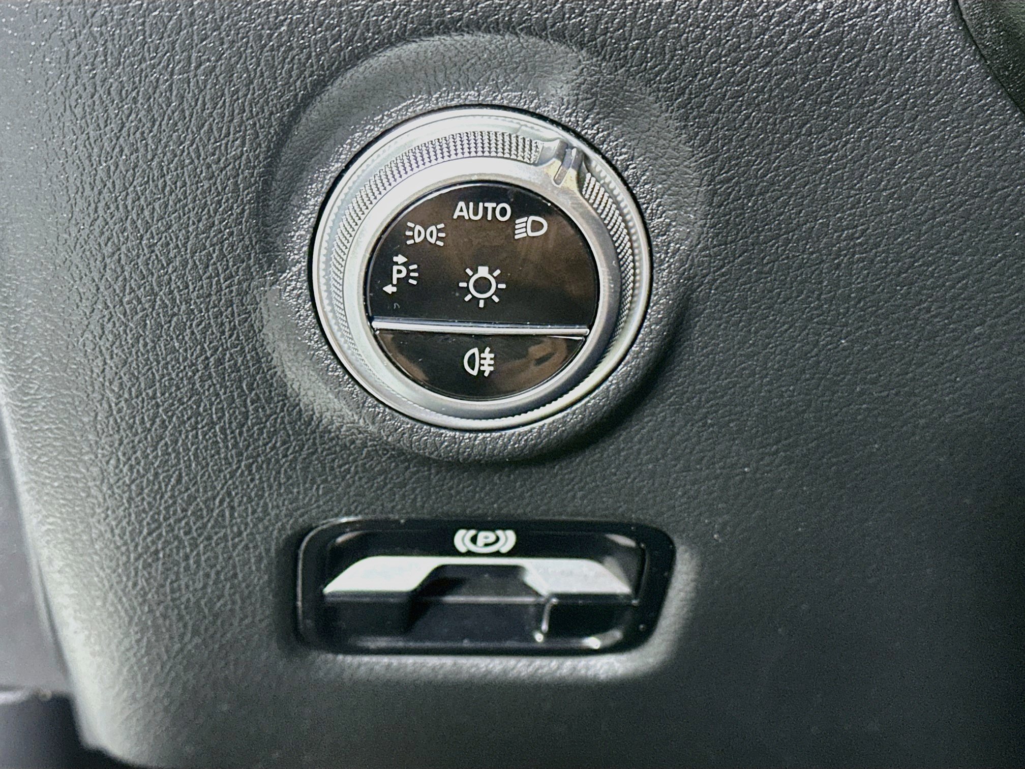 Used 2023 Mercedes-Benz C 300 Sedan image 17