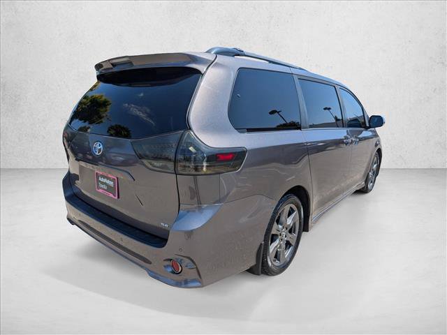 Used 2019 Toyota Sienna SE w/ SE Preferred Package FWD image 5