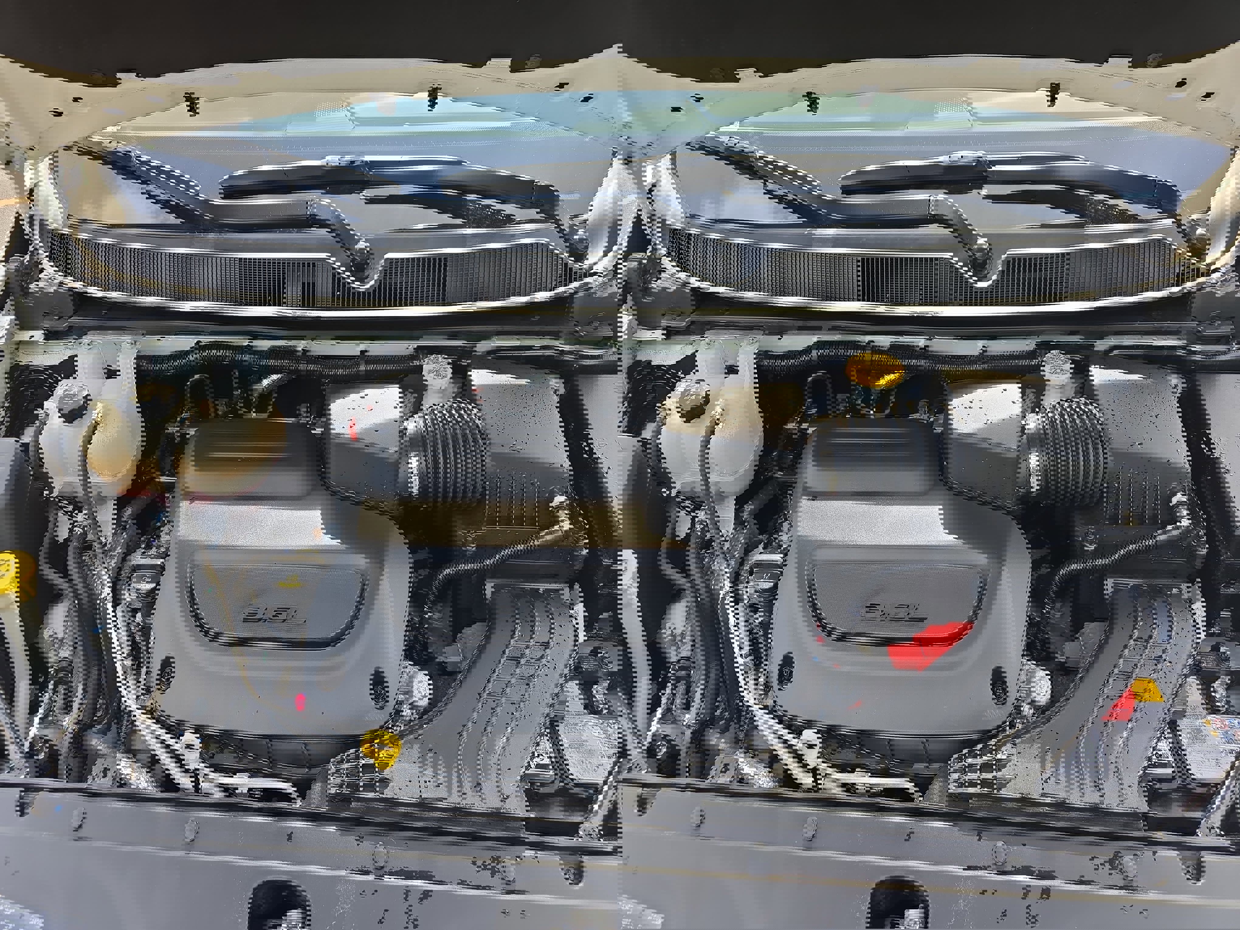 Used 2024 Chrysler Pacifica Touring-L image 28