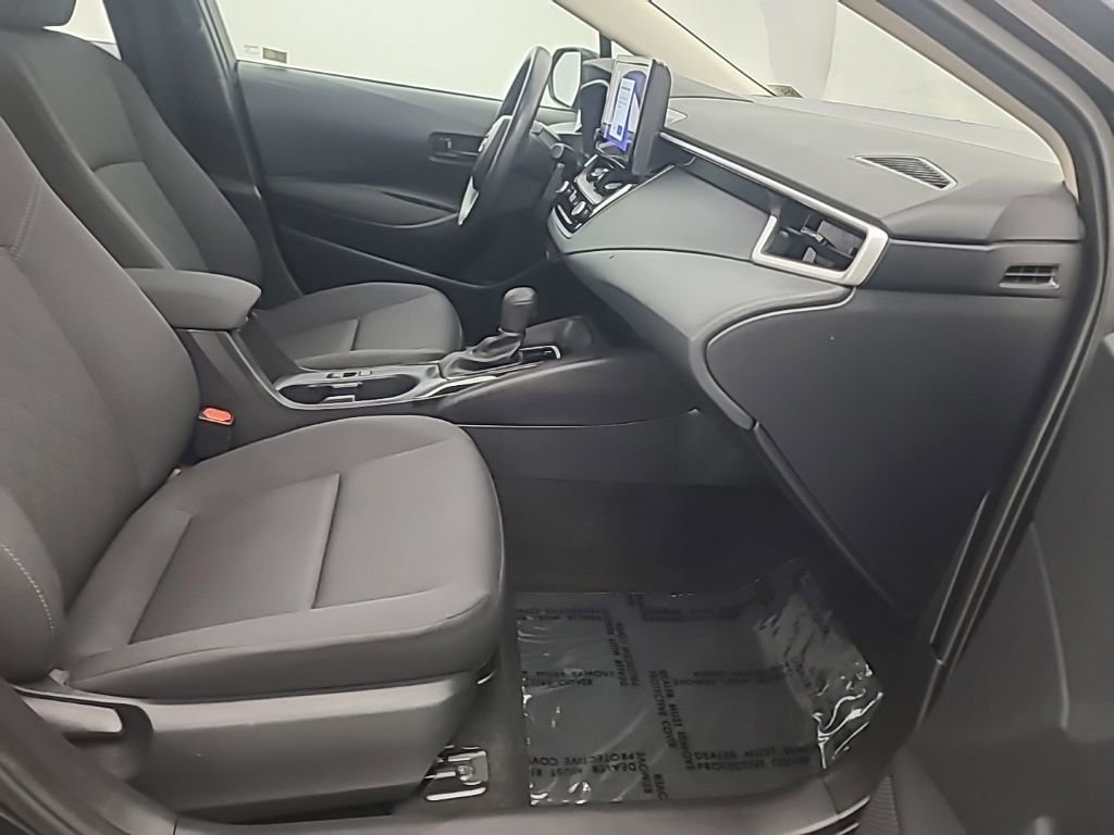 Used 2025 Toyota Corolla LE image 16