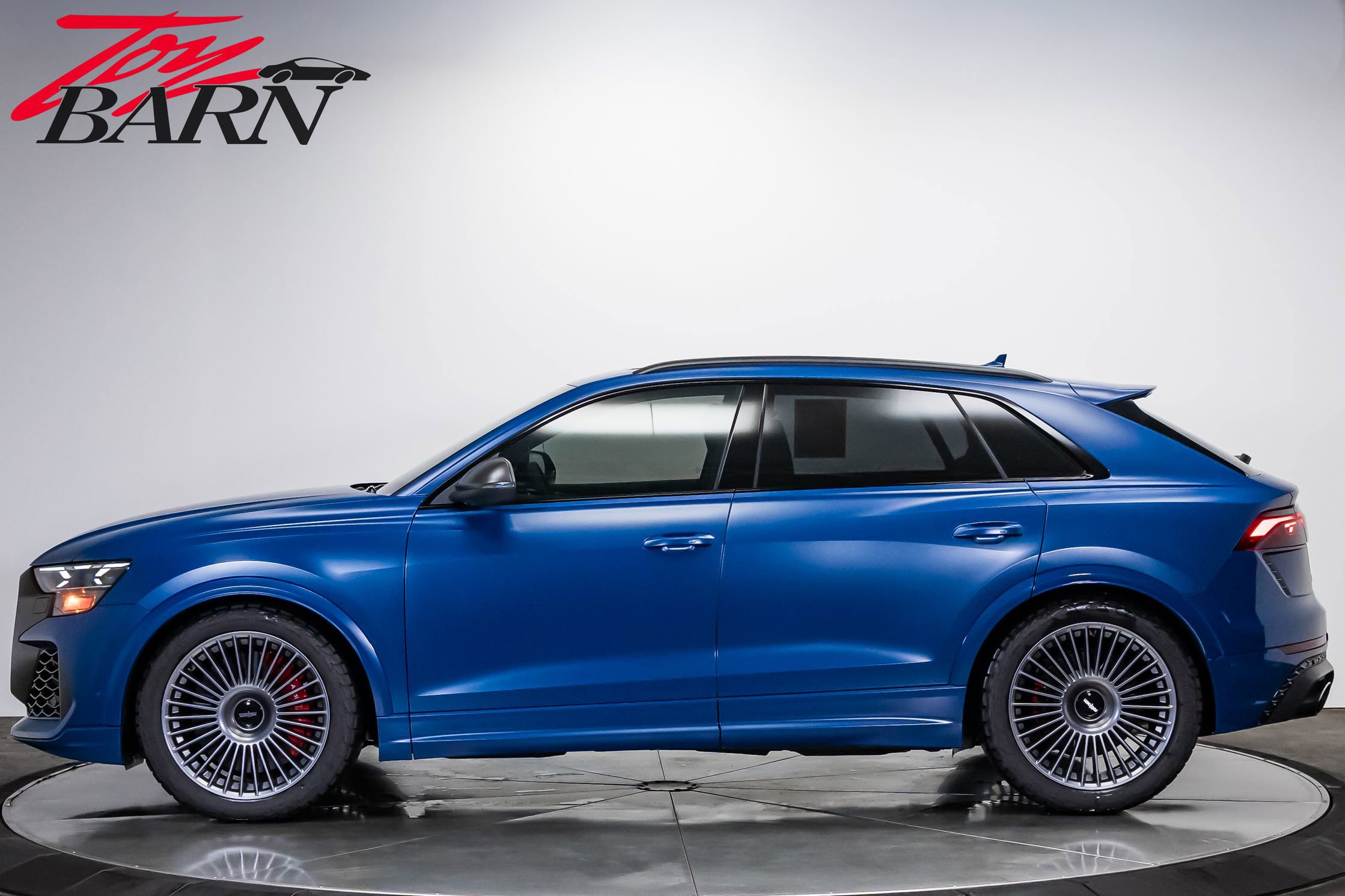 Used 2025 Audi RS Q8 performance AWD/4WD image 2