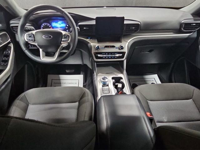 Used 2024 Ford Explorer XLT image 16