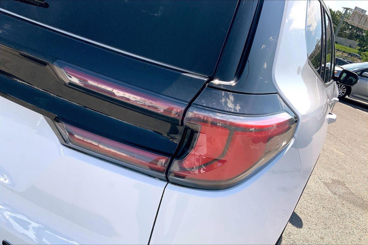 Used 2025 GMC Acadia Elevation FWD image 28