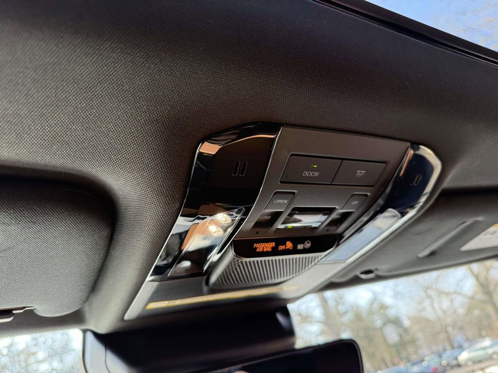 Used 2024 Lexus GX 550 w/ Accessory Package (Z1) image 26