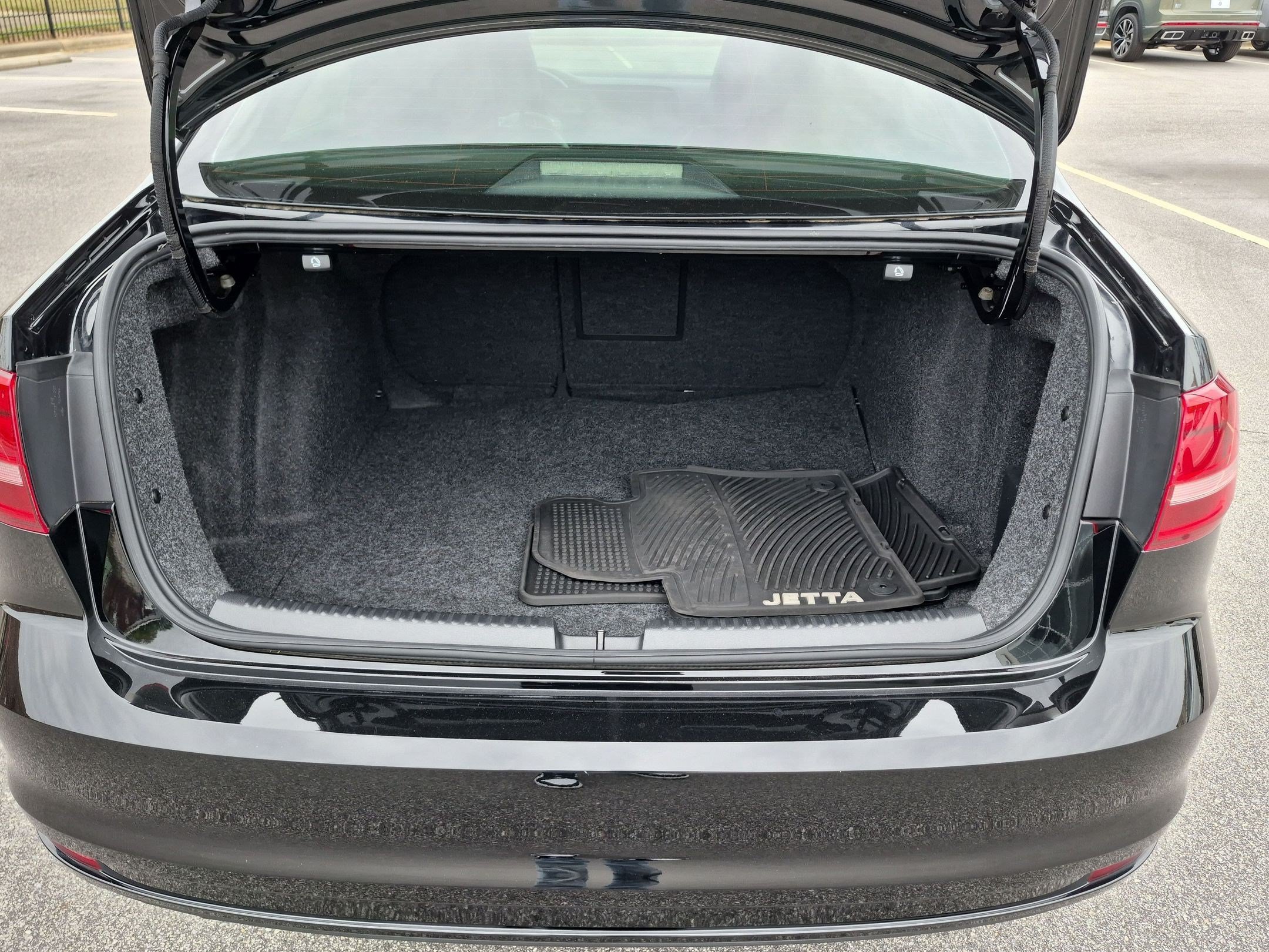 Used 2015 Volkswagen Jetta TDI SE FWD image 31