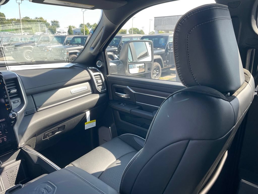 New 2026 RAM 2500 Laramie AWD/4WD image 22