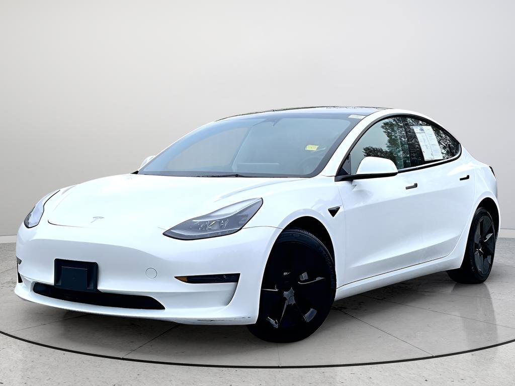 Used 2023 Tesla Model 3 Standard Range image 4