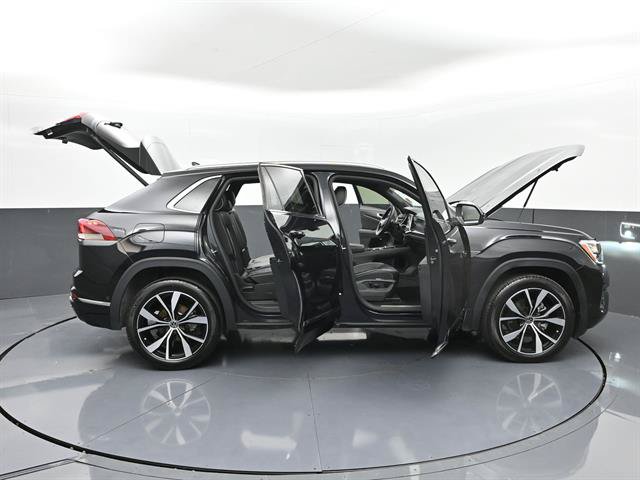 Used 2025 Volkswagen Atlas Cross Sport SEL Premium R-Line AWD/4WD image 56