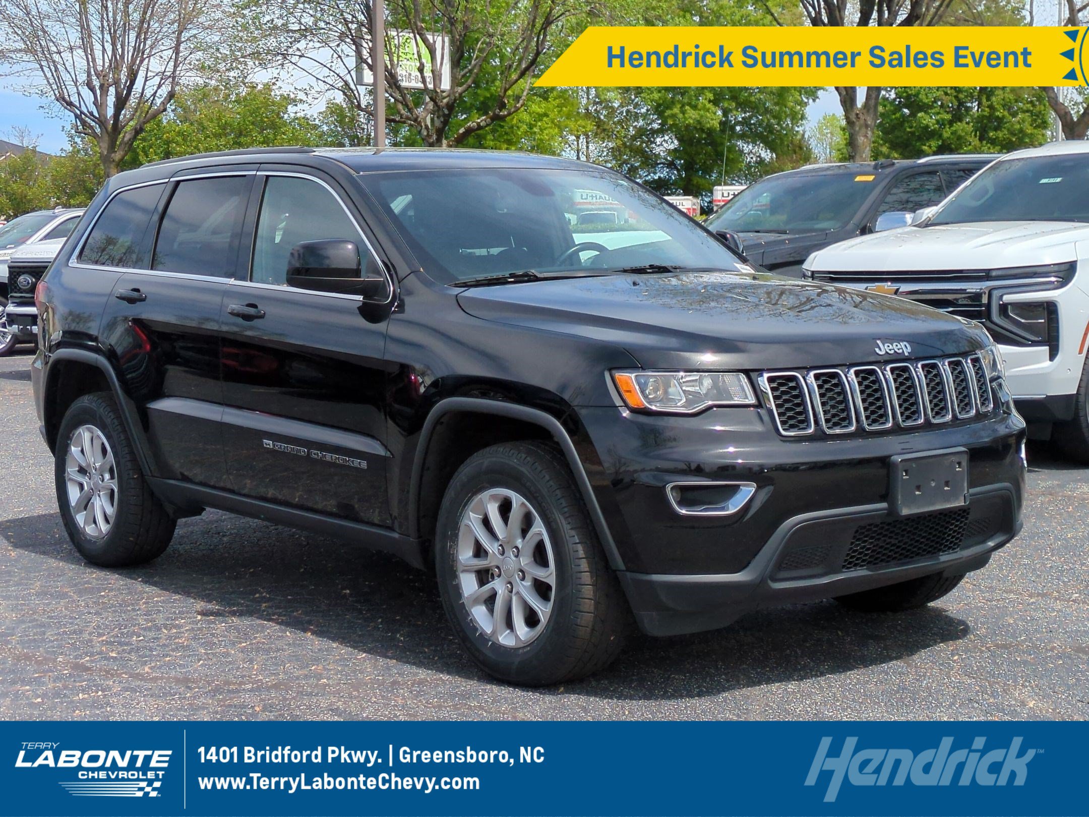 Used 2022 Jeep Grand Cherokee Laredo E AWD/4WD image 1