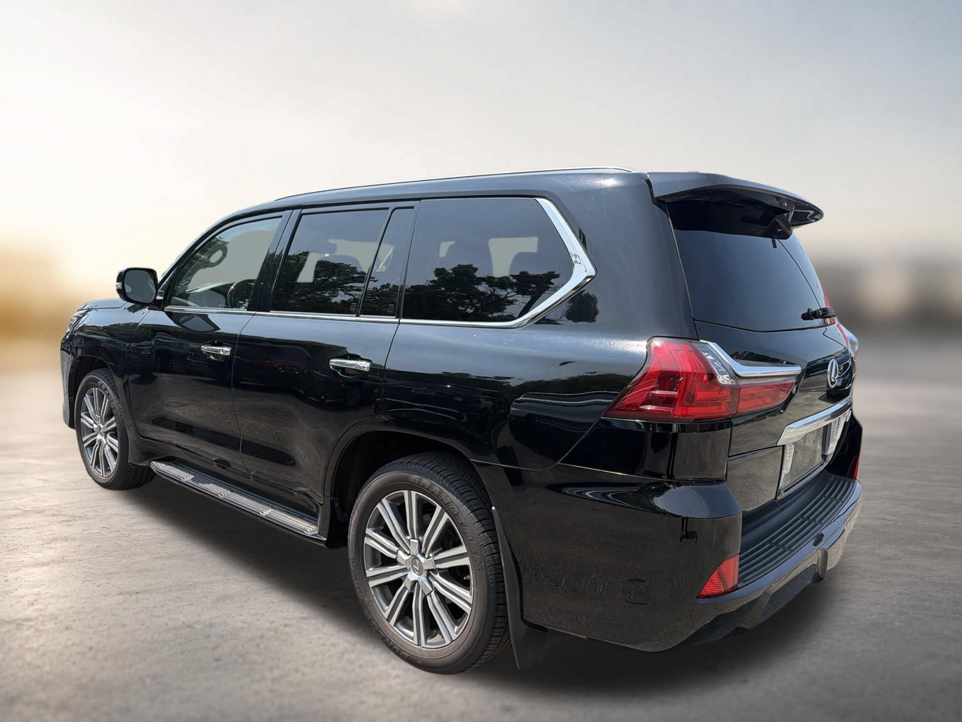 Used 2017 Lexus LX 570 4WD image 4