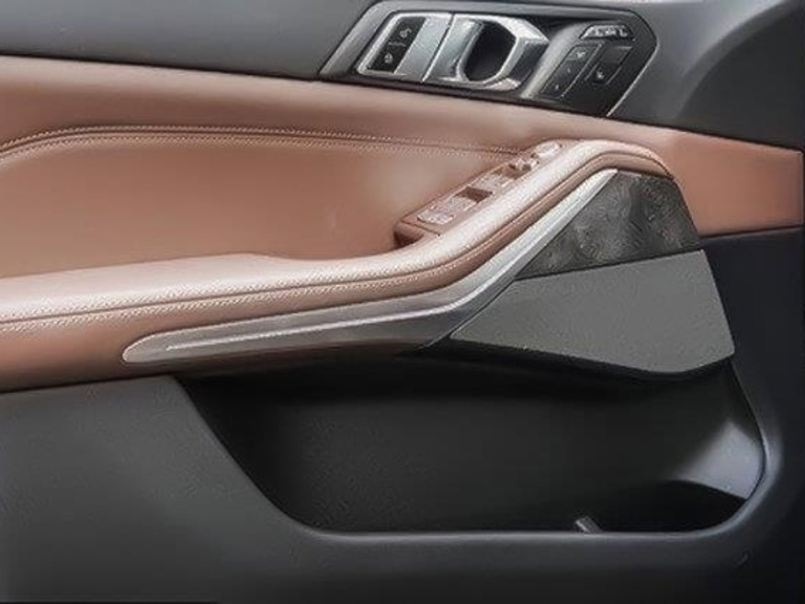 Used 2023 BMW X7 M60i image 32