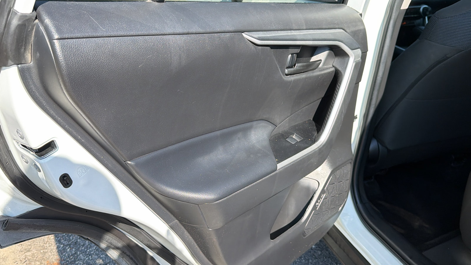 Used 2023 Toyota RAV4 LE FWD image 22