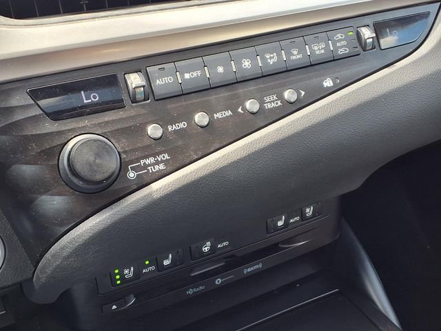 Used 2019 Lexus ES 300h w/ Luxury Package image 13