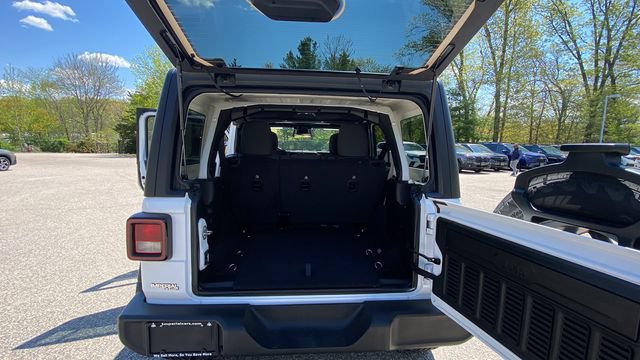 Used 2025 Jeep Wrangler Unlimited Sport AWD/4WD image 28