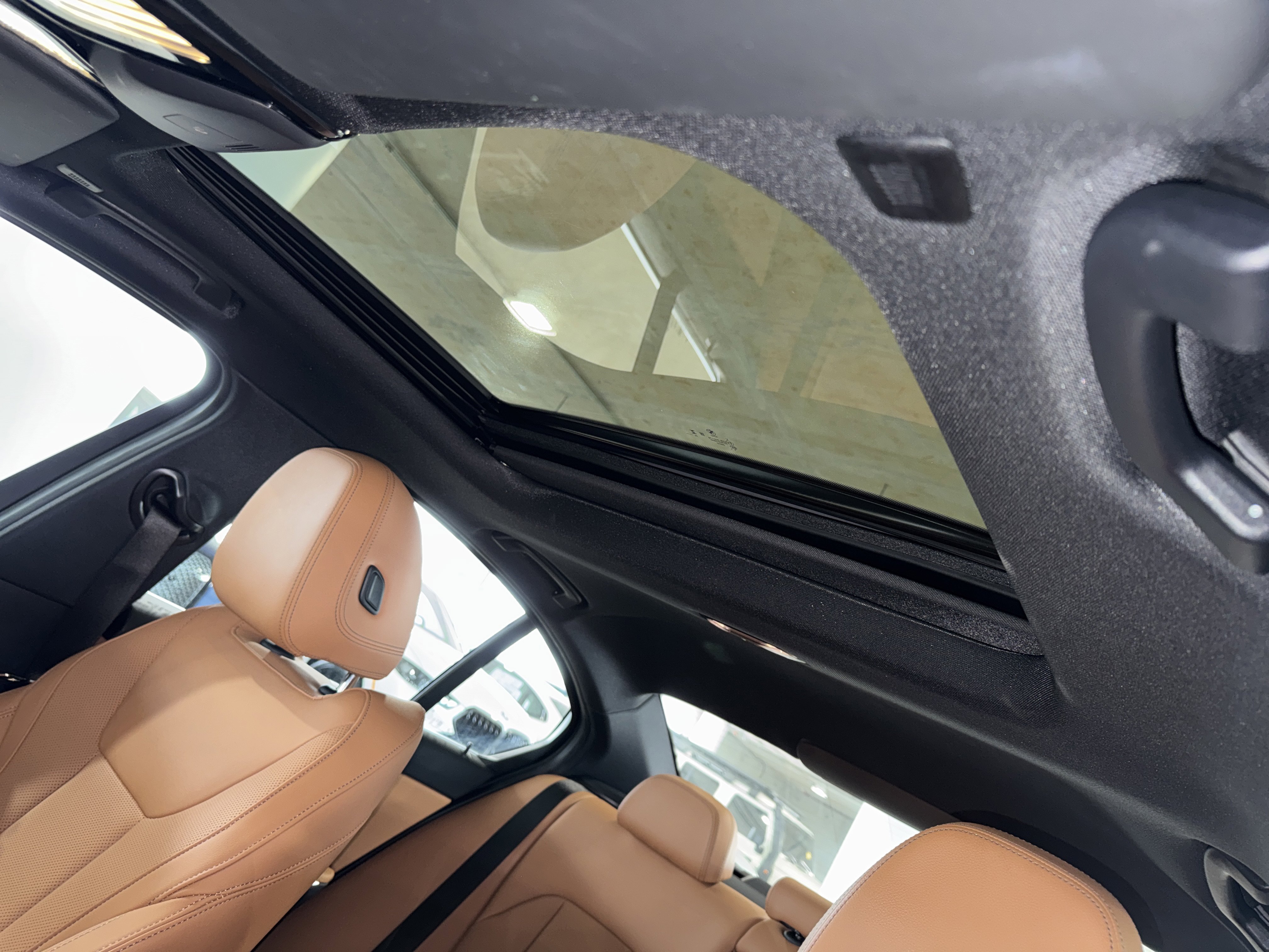 Certified 2025 BMW 330i xDrive Sedan w/ Convenience Package image 31