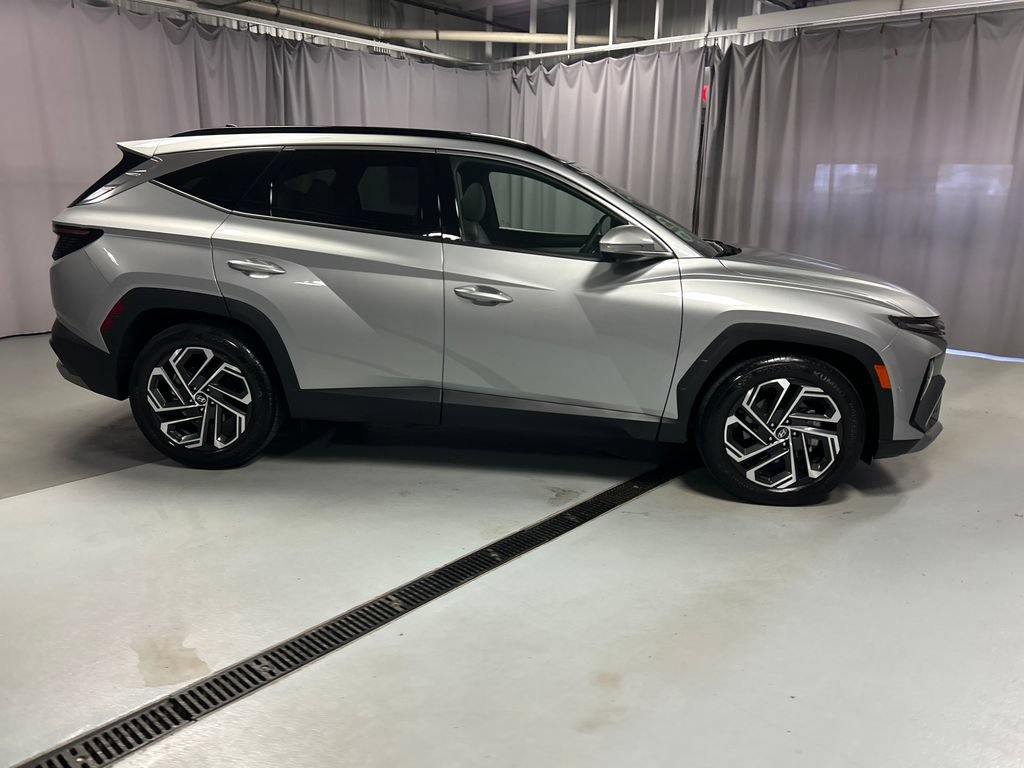 Used 2026 Hyundai Tucson Limited FWD image 8
