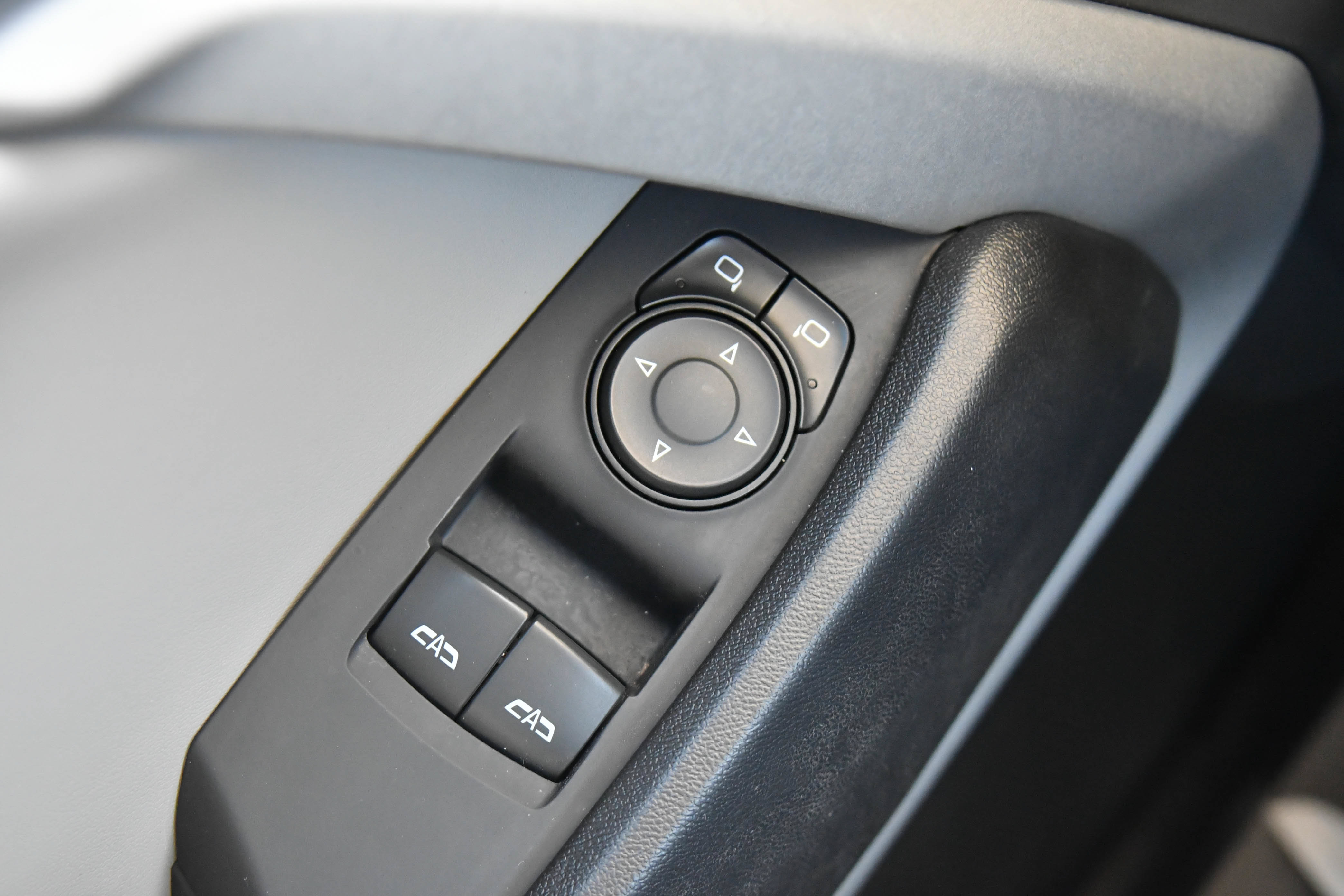 Used 2023 Chevrolet Camaro LT RWD image 31