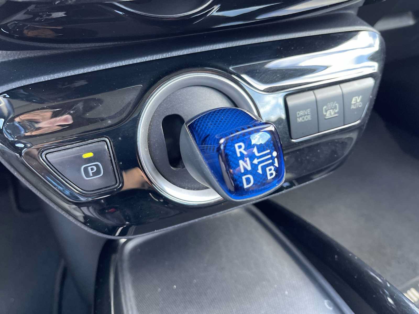 Used 2020 Toyota Prius Prime LE FWD image 23