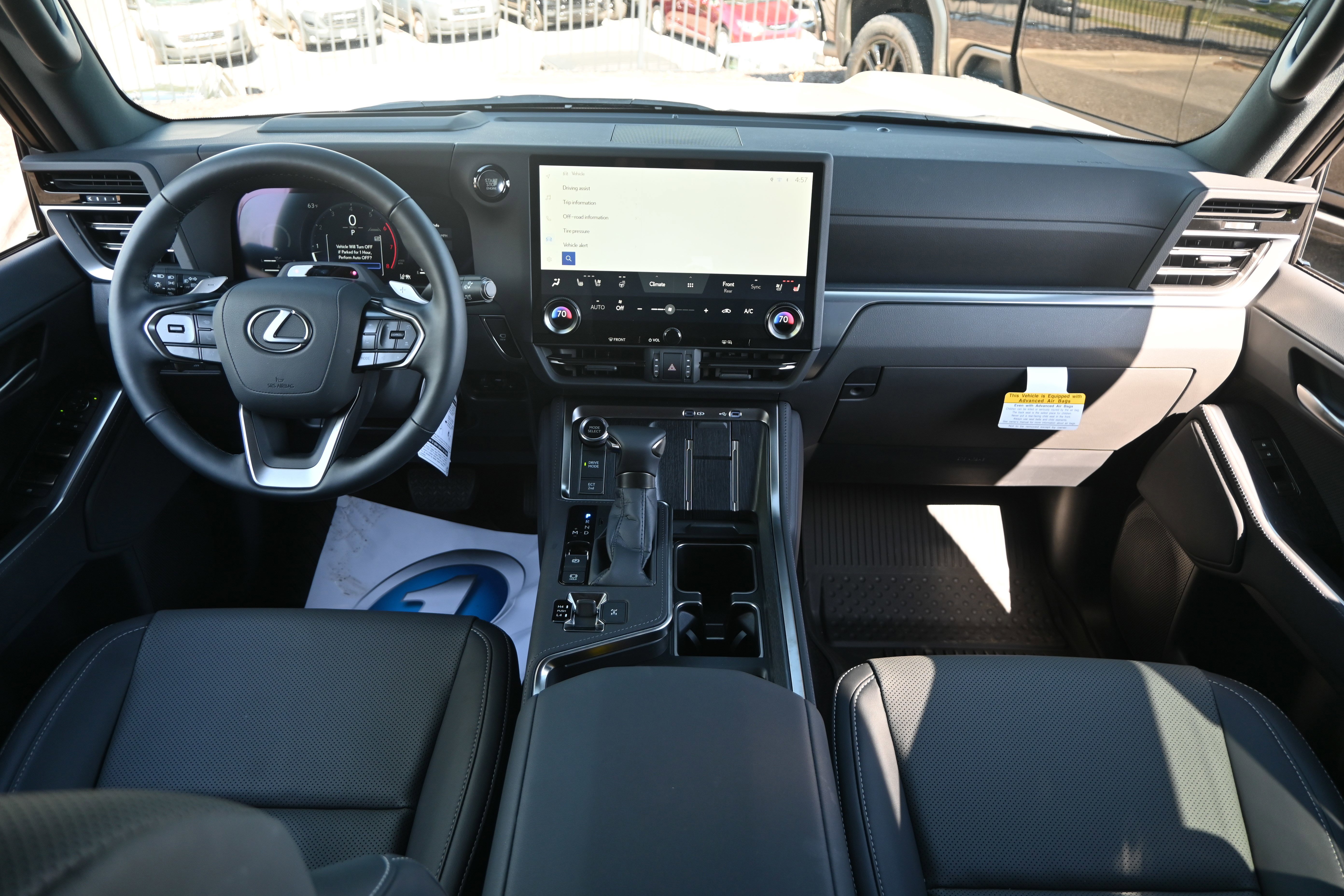 Used 2026 Lexus GX 550 w/ Accessory Package (2T) AWD/4WD image 29