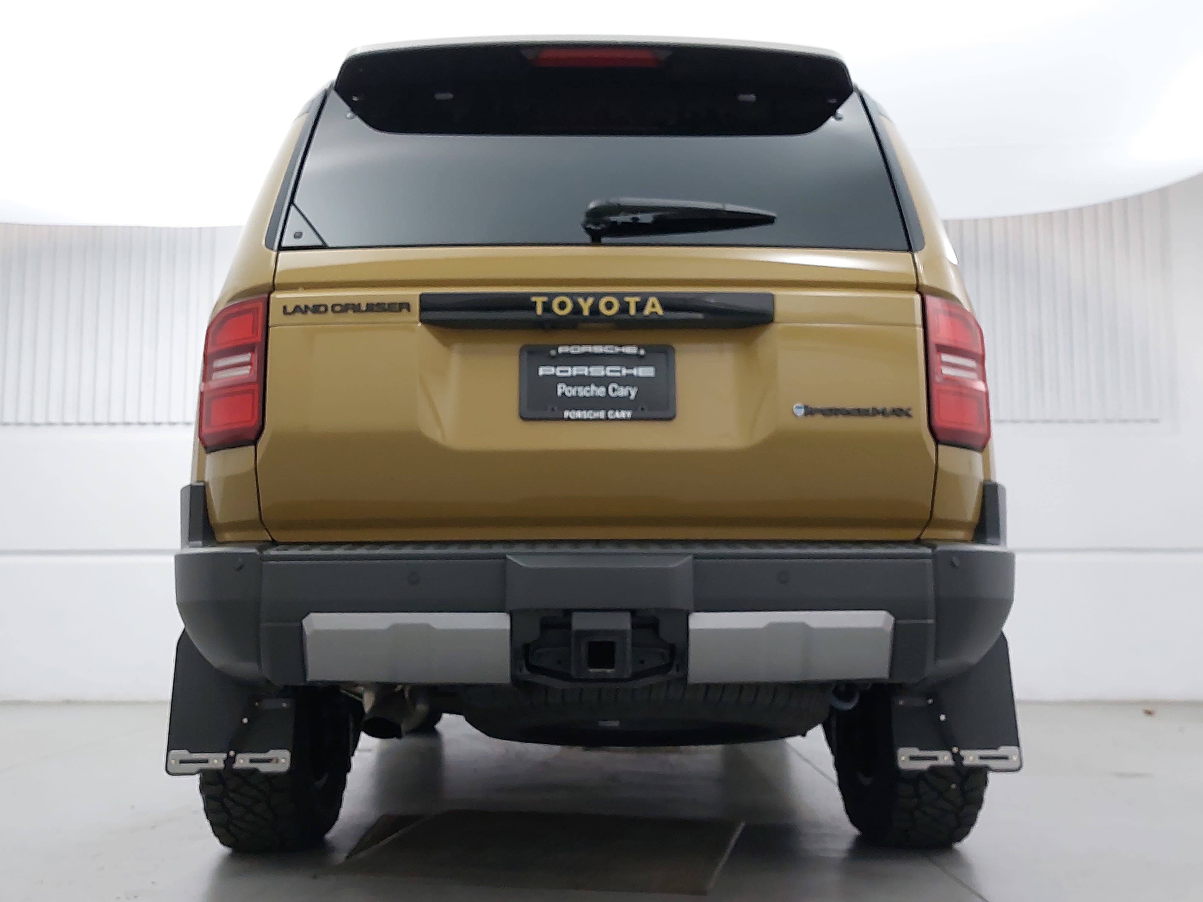 Used 2024 Toyota Land Cruiser image 6