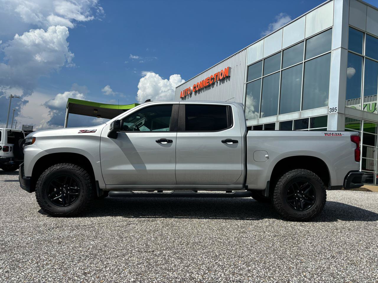 Used 2020 Chevrolet Silverado 1500 LT Trail Boss AWD/4WD image 2