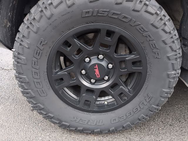 Used 2021 Toyota 4Runner SR5 Premium w/ Moonroof Package AWD/4WD image 10