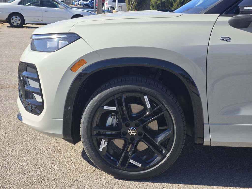 New 2026 Volkswagen Tiguan SE R-Line image 5