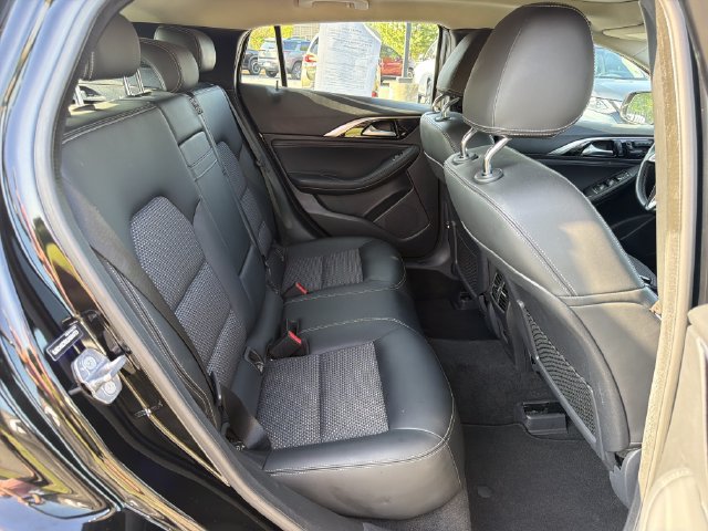Used 2018 INFINITI QX30 AWD image 17