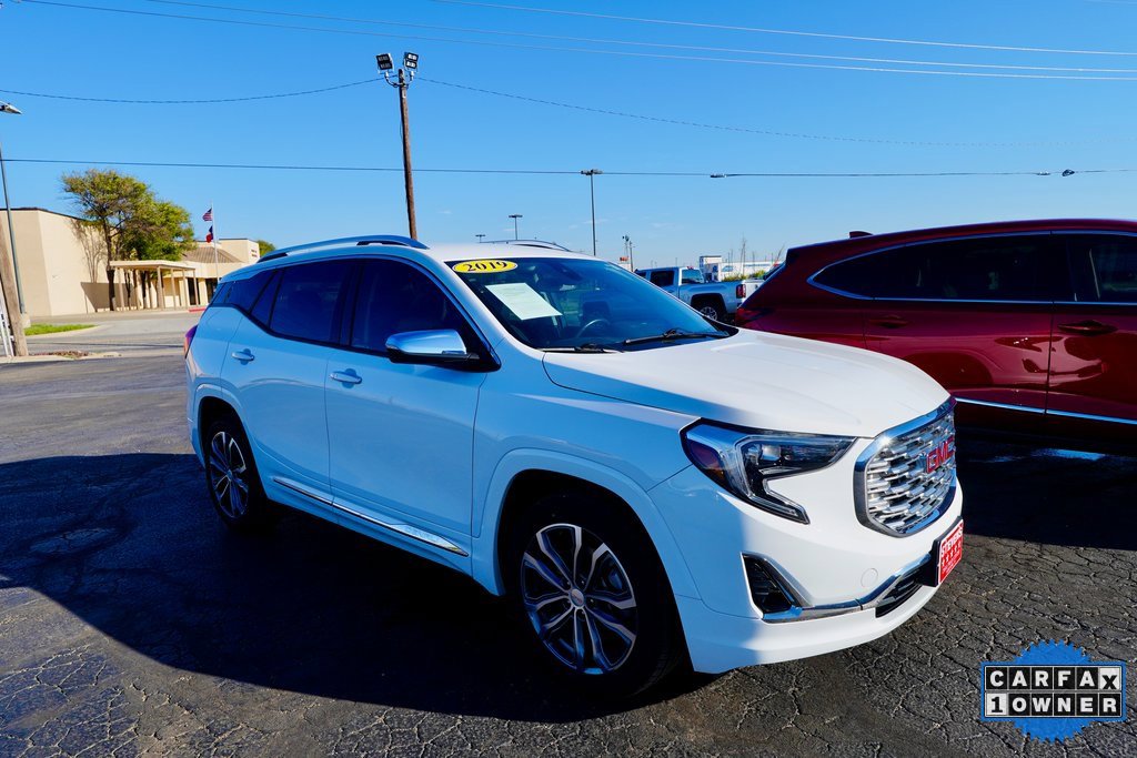Used 2019 GMC Terrain Denali w/ Driver Alert Package II image 2