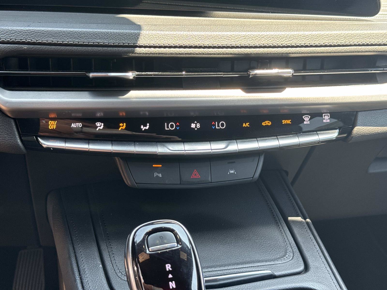 Used 2025 Cadillac XT4 Premium Luxury FWD image 24