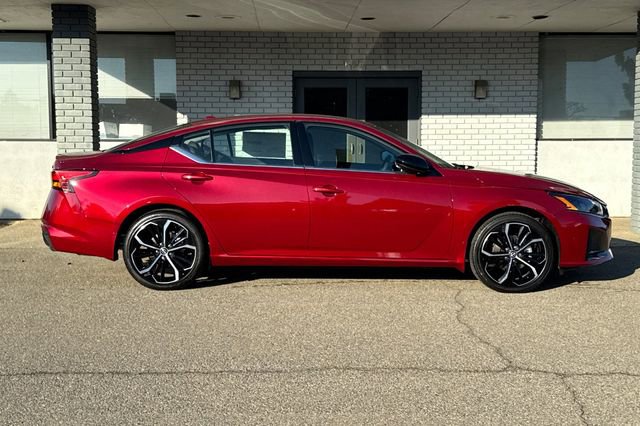 New 2025 Nissan Altima 2.5 SR image 3