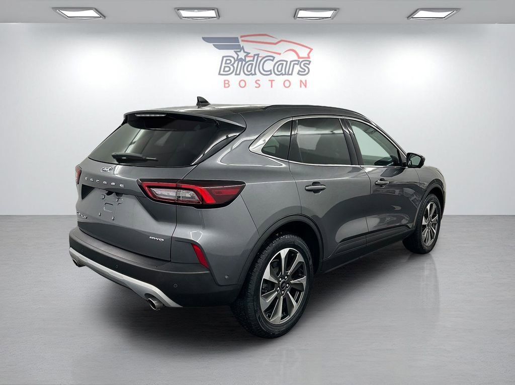 Used 2023 Ford Escape Platinum w/ Premium Technology Package image 4