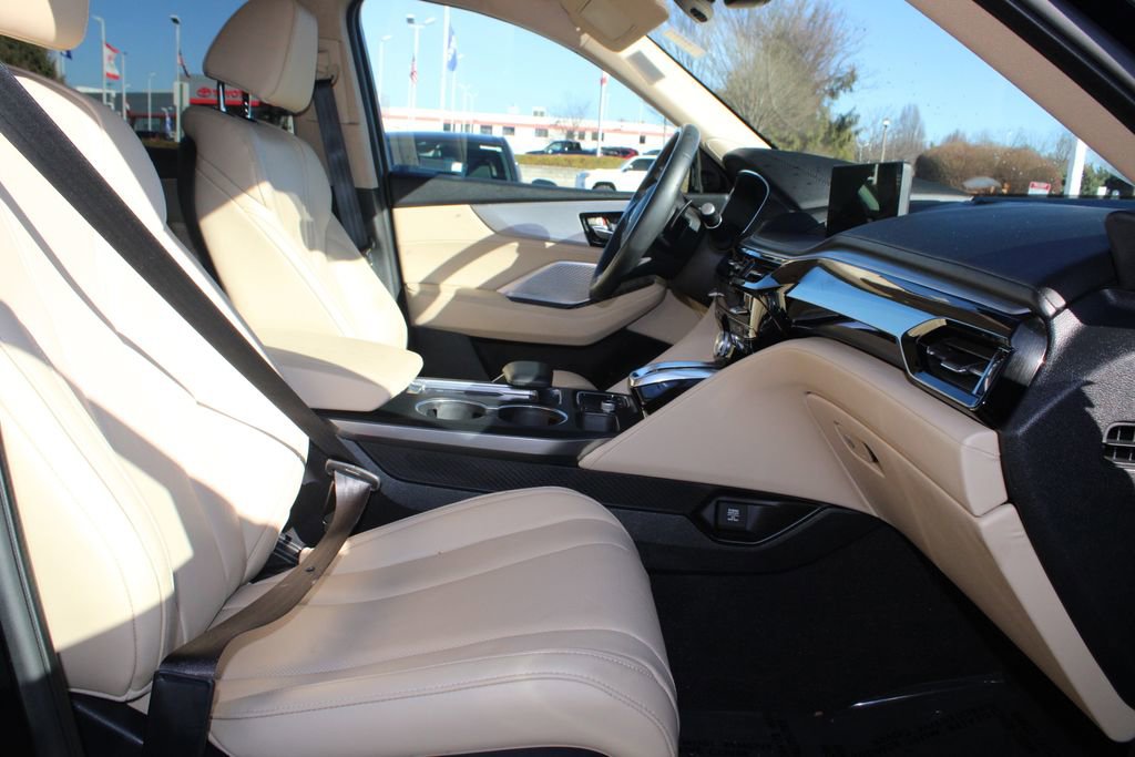 Used 2024 Acura MDX SH-AWD w/ Technology Package image 12