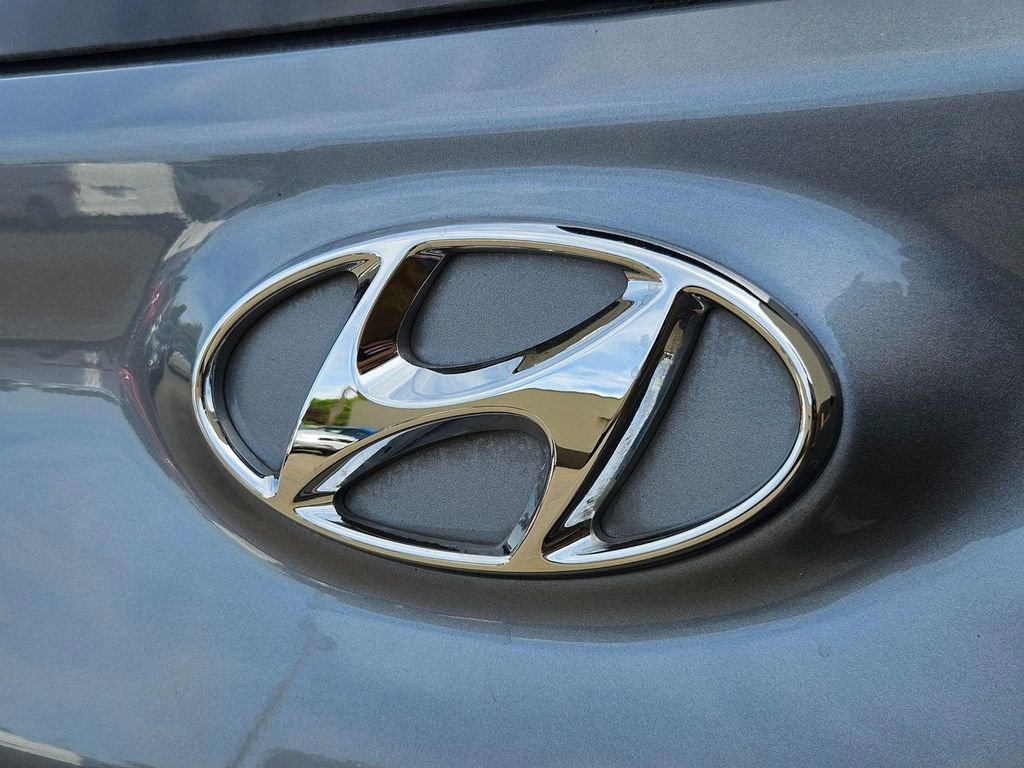 Used 2019 Hyundai Kona SE FWD image 26