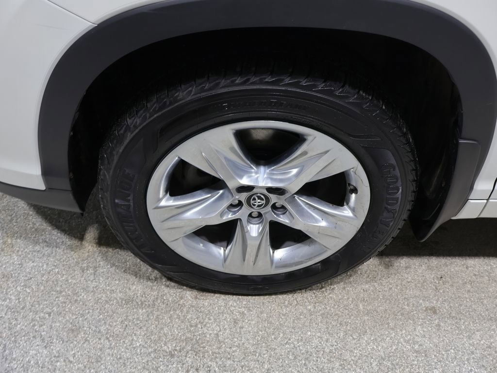 Used 2019 Toyota Highlander Limited image 9