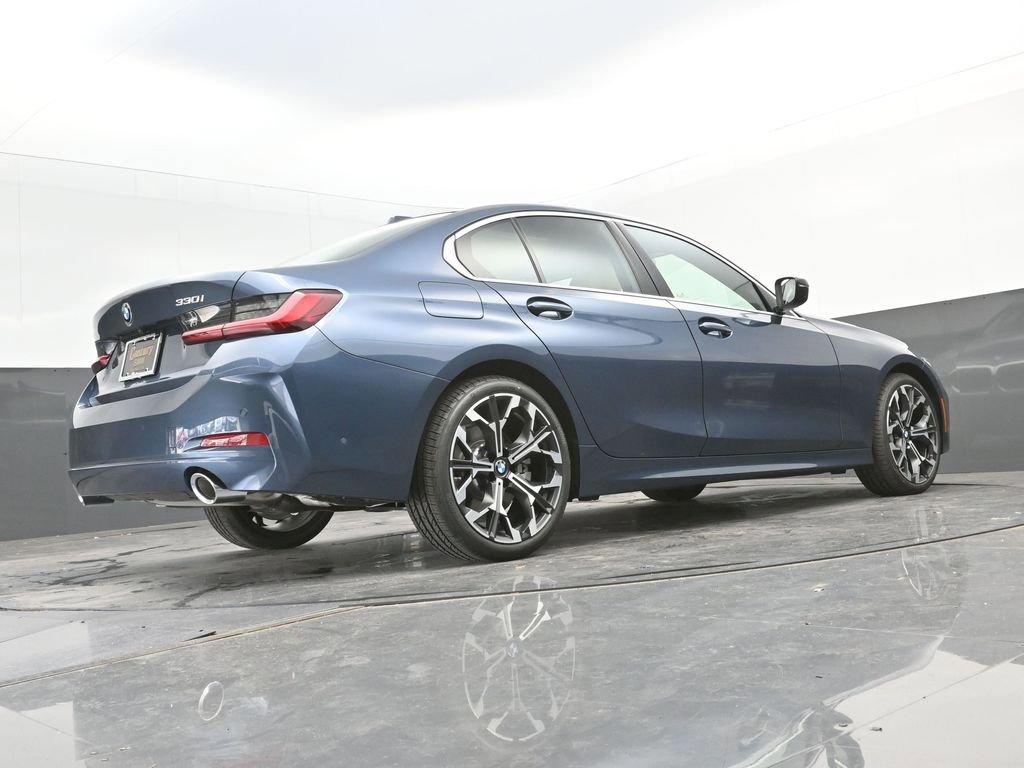 Certified 2025 BMW 330i Sedan w/ Premium Package image 44