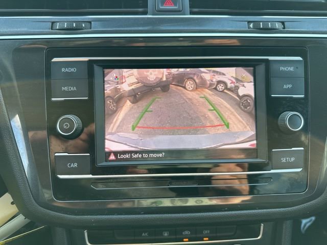 Used 2018 Volkswagen Tiguan S image 16