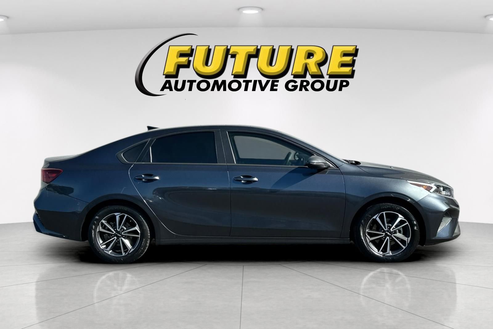 Used 2023 Kia Forte LXS w/ LXS Technology Package image 3