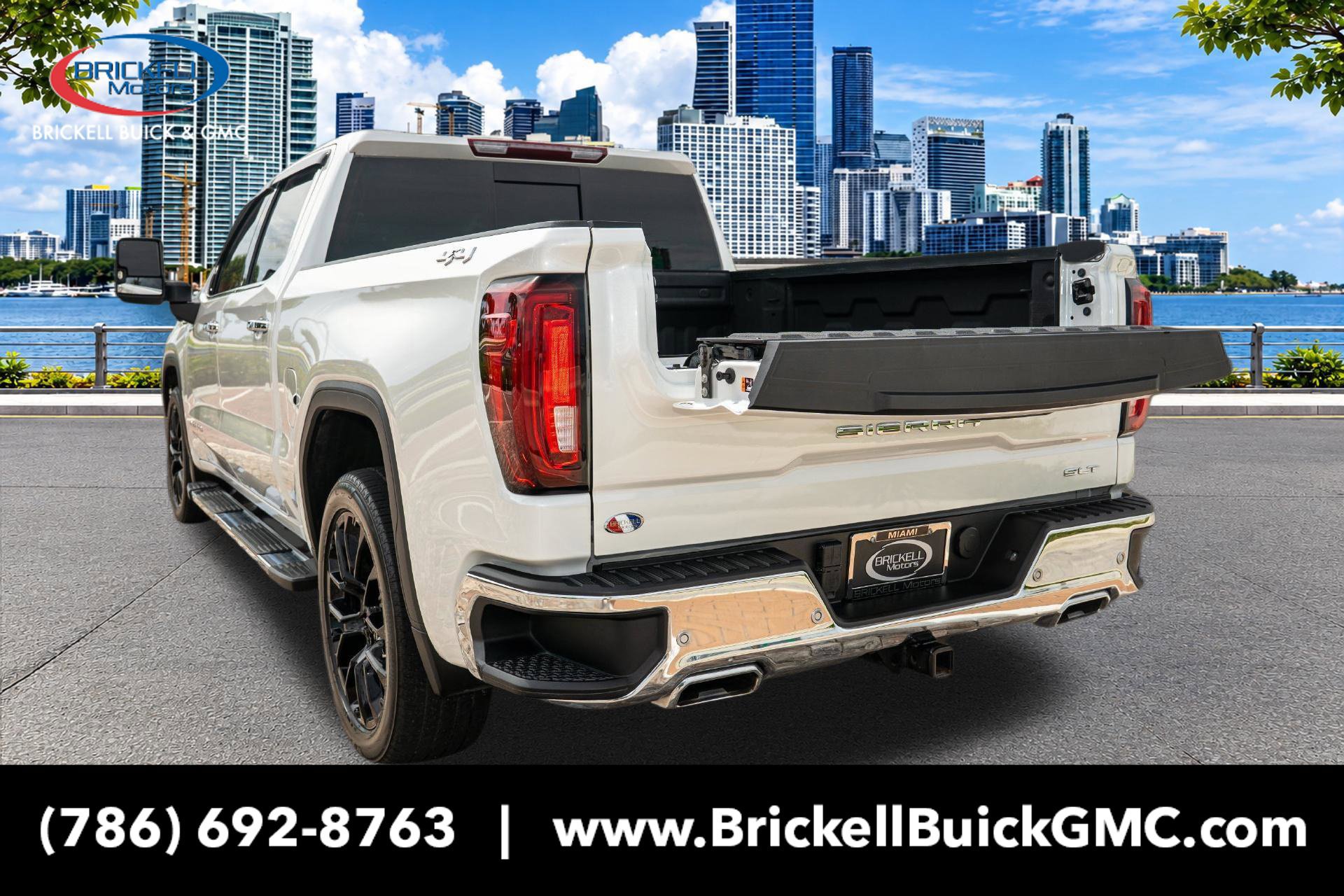 Used 2025 GMC Sierra 1500 SLT w/ SLT Premium Plus Package AWD/4WD image 32