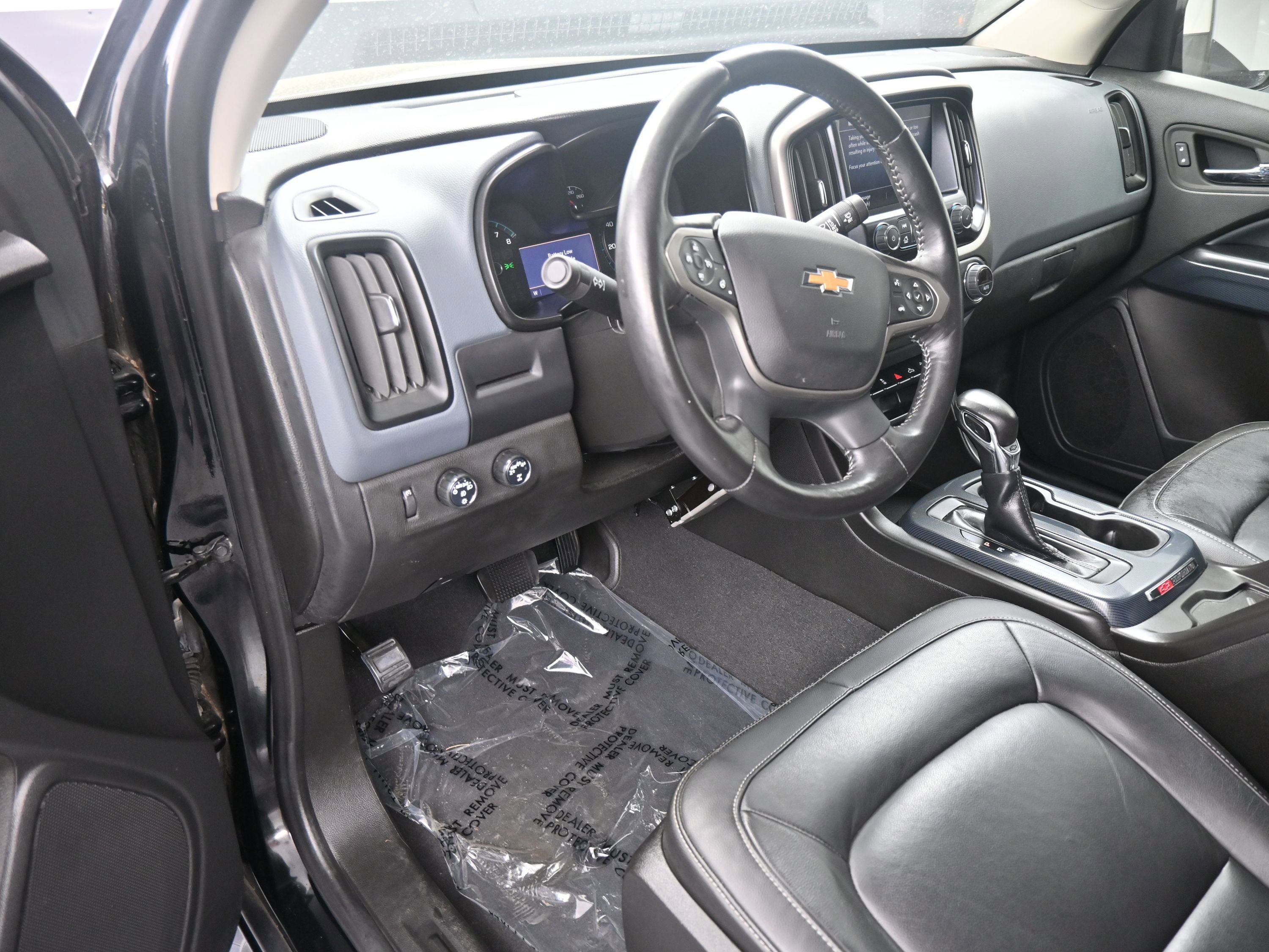 Used 2022 Chevrolet Colorado Z71 w/ Z71 Midnight Edition image 12