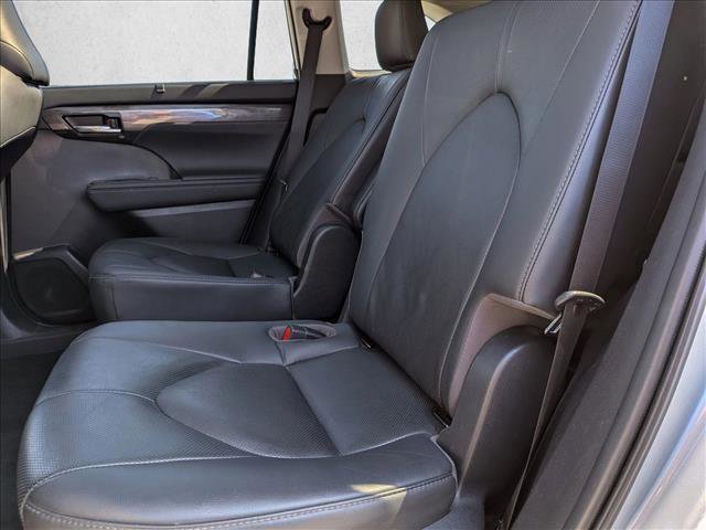 Used 2020 Toyota Highlander Platinum AWD/4WD image 19
