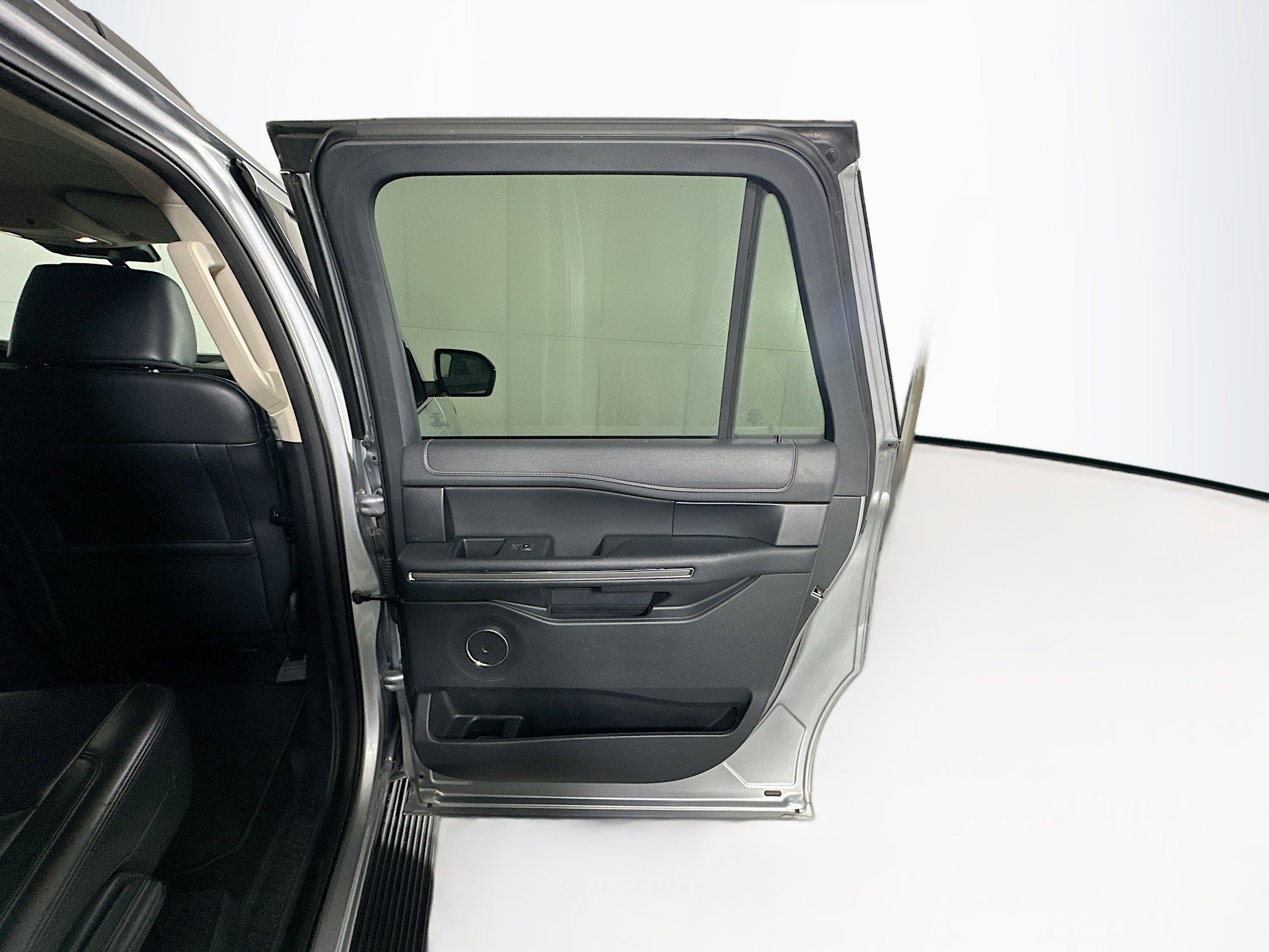 Used 2024 Ford Expedition Max XLT image 32