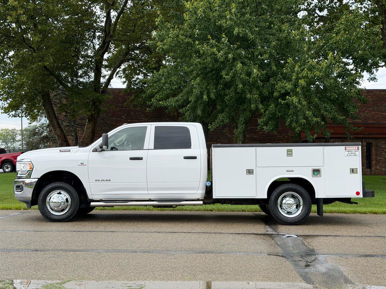 Used 2019 RAM 3500 Tradesman w/ Chrome Appearance Group AWD/4WD image 3