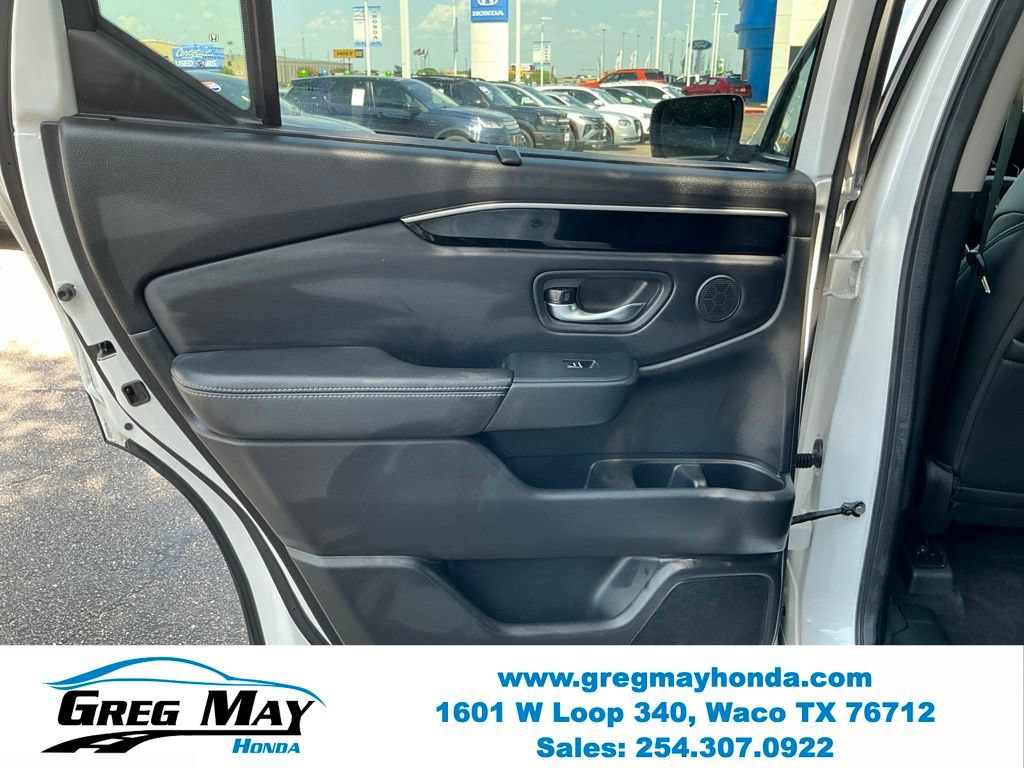 Used 2025 Honda Pilot Touring image 19