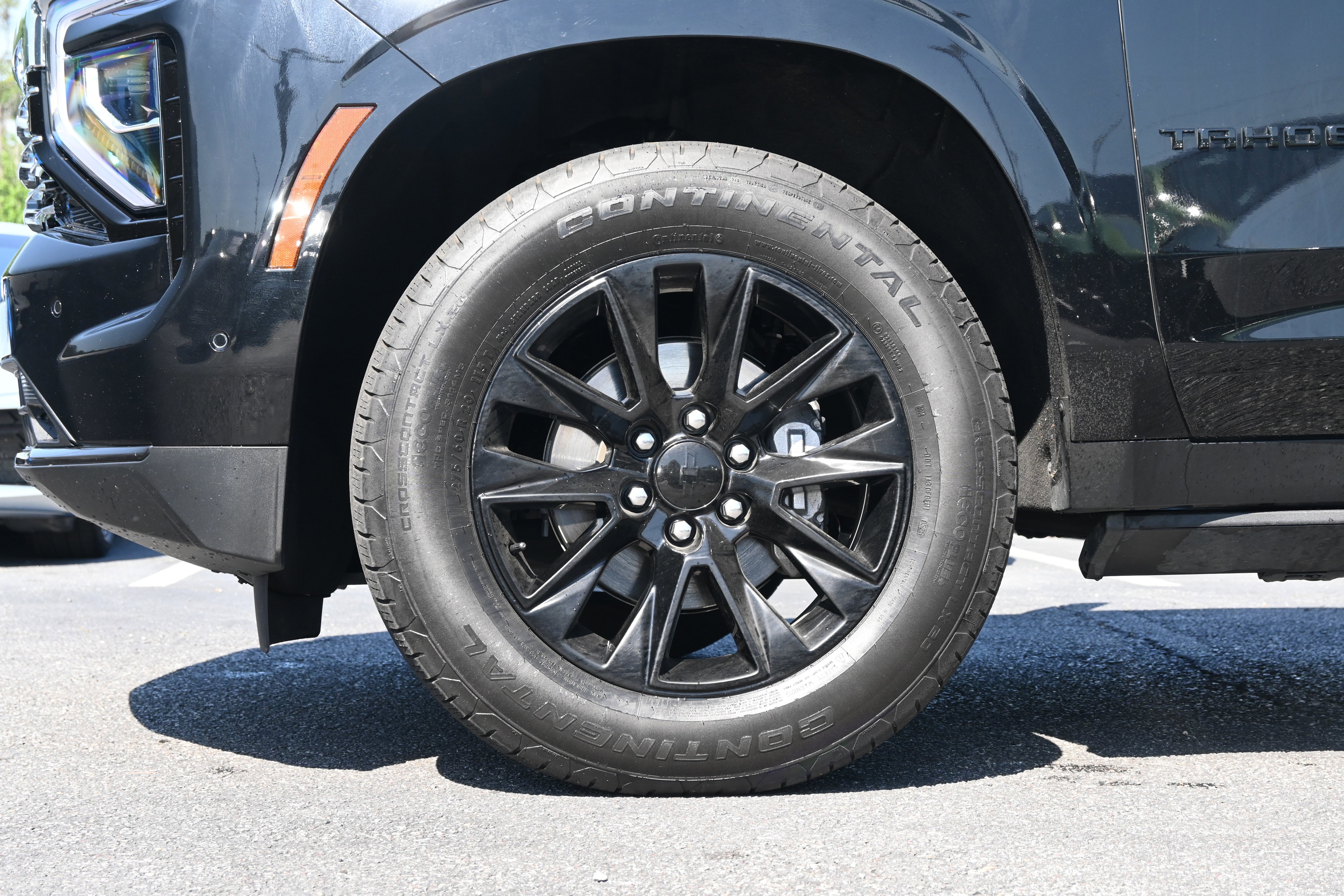 Used 2025 Chevrolet Tahoe Premier AWD/4WD image 13