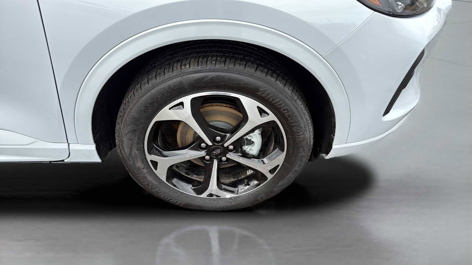 Used 2025 Ford Escape ST-Line Elite w/ Class II Trailer Tow Package image 42