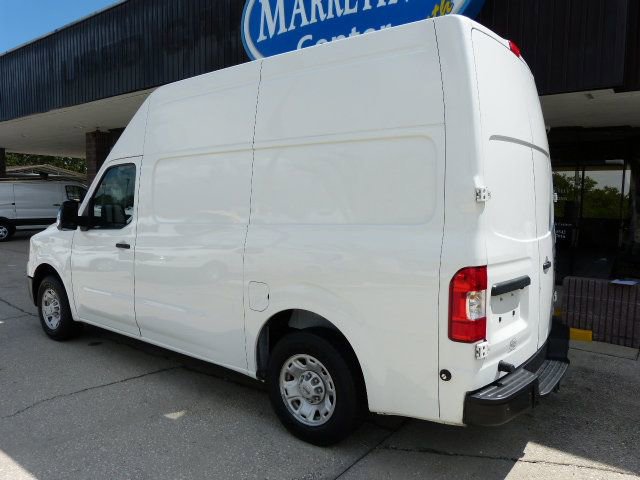 Used 2017 Nissan NV 3500 SV image 3