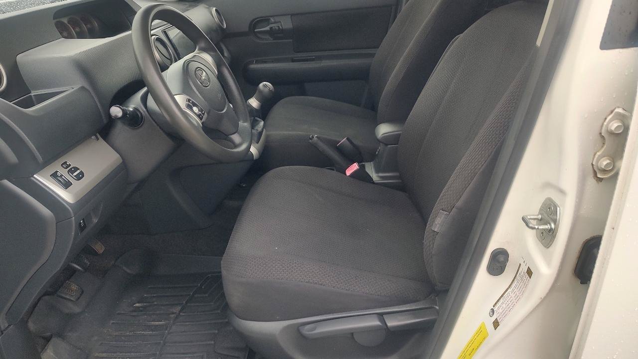 Used 2010 Scion xB FWD image 10