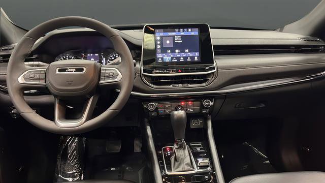 Used 2022 Jeep Compass Altitude w/ Sun and Sound Group AWD/4WD image 11